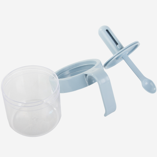 Pojemnik kuchenny z łyżeczką na przyprawy i produkty sypkie